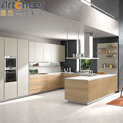 ซื้อ ตู้ครัวแบบ U แบบโมเดิร์นที่กําหนดเอง ประตูฟีนเนอร์สีขาว การผลิตออนไลน์