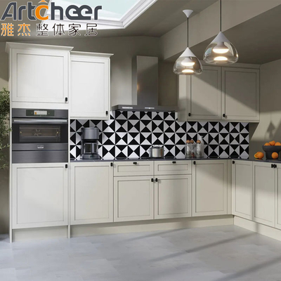 ตู้ครัว European Shaker แบบไม้แข็ง สีขาวและมุม Super Susan